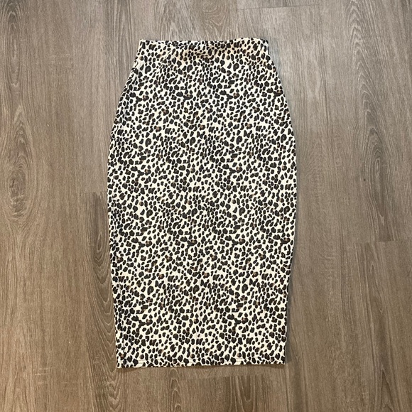 $8 ADD ON PrettyLittleThing Midi Pencil Skirt - Picture 4 of 8